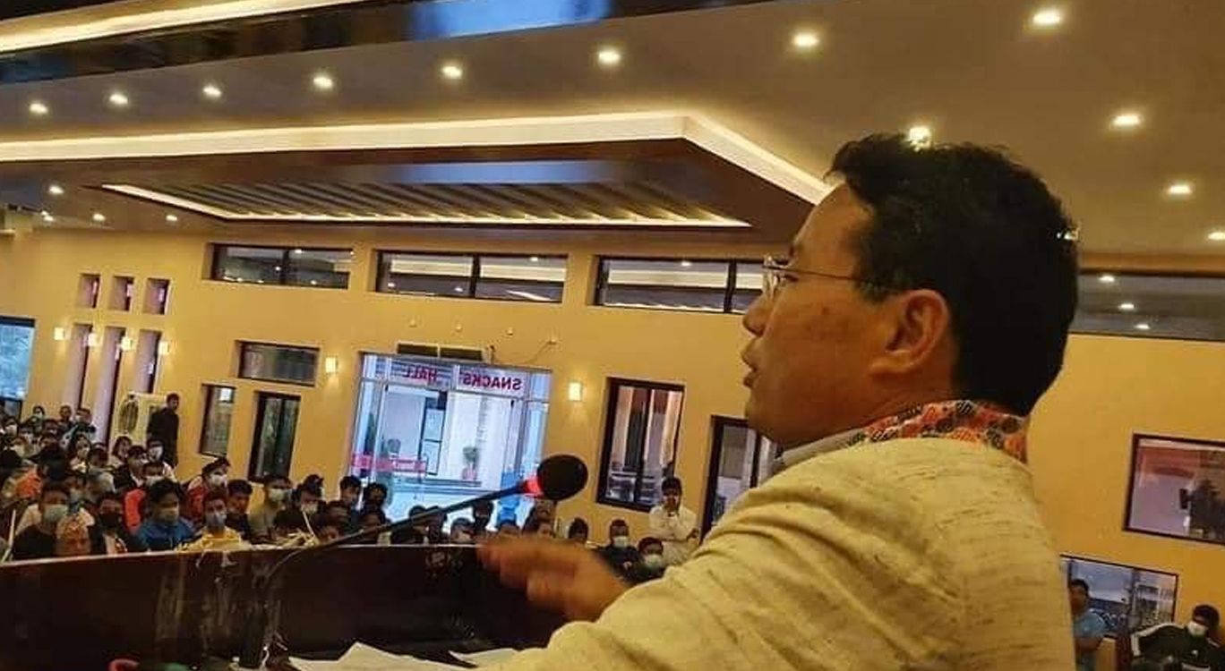एमाले सांसदलाई वर्षमान पुनको प्रश्न- आफैँले दुई पटक विघटन गरेको संसदमा ठूला कुरा गर्ने ?